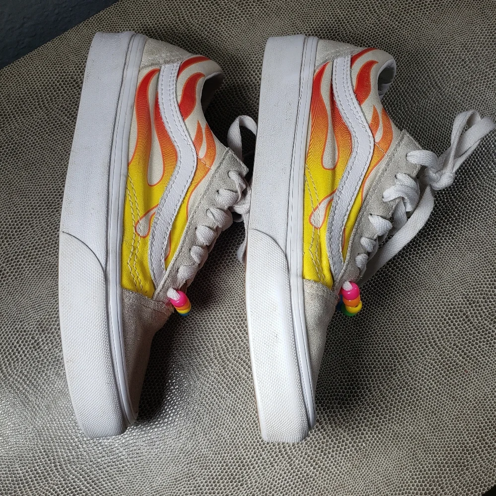 Vans skater flames kids unisex tennis shoes sneakers size 3.5